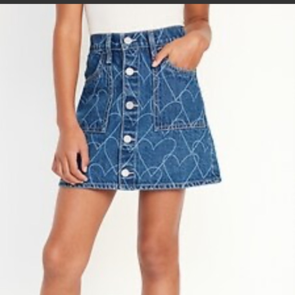 👧🏻 Old Navy Blue Denim Heart-Patterned Skirt